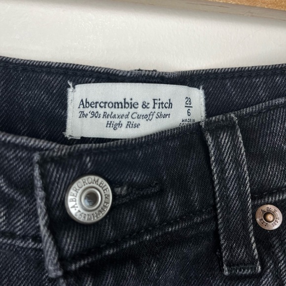 Abercrombie & Fitch The 90’s Relaxed Cutoff Short High Rise Black Size 28 6 - Picture 6 of 7